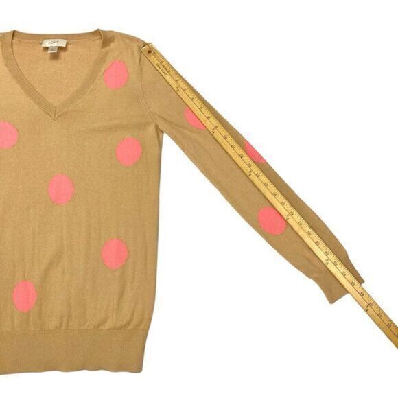 LOFT V-Neck Sweater Women Xs Tan Polka Dot Pink Minimalist Modest Neutral Modern - Picture 13 of 16